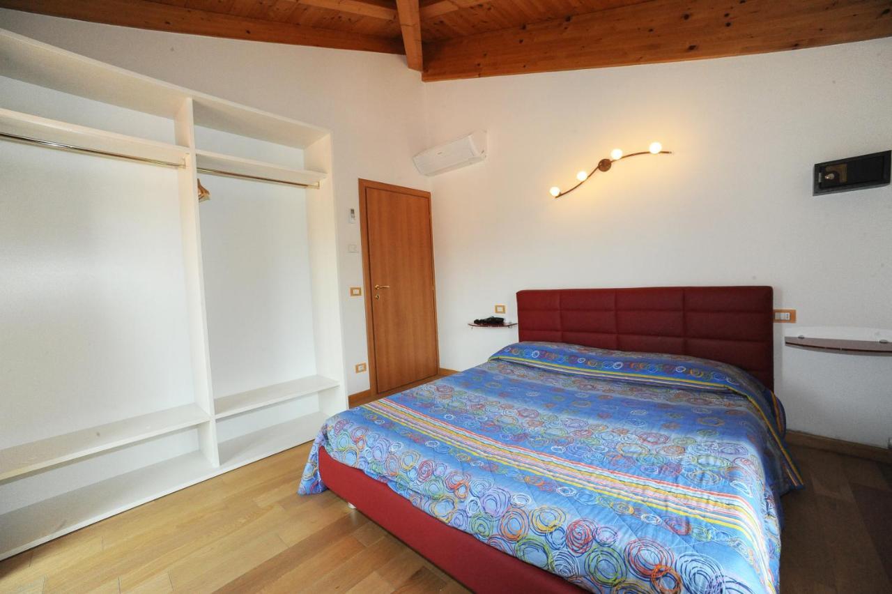 Residence Val Di Monte Malcesine Exterior photo